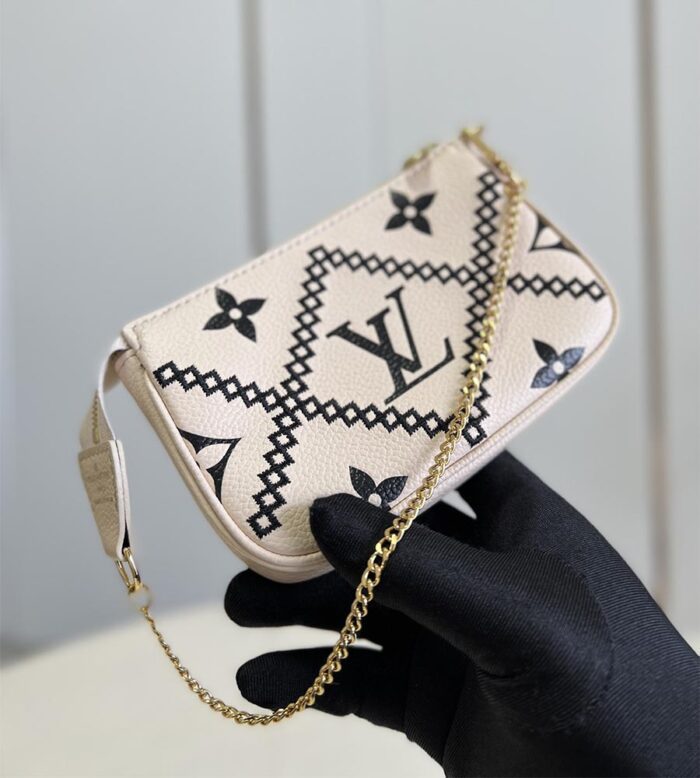 LOUIS VUITTON MINI POCHETTE