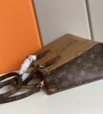 LOUIS VUITTON ONTHEGO PM