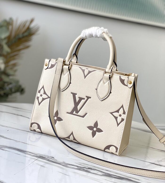 LOUIS VUITTON ONTHEGO PM