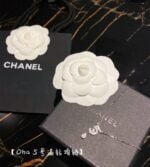 chanel eternal n°5 necklace (1)