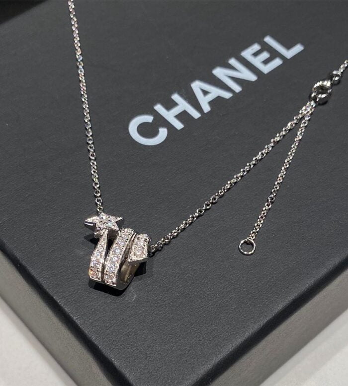 chanel Étoile filante necklace (1)