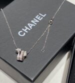 chanel Étoile filante necklace (2)