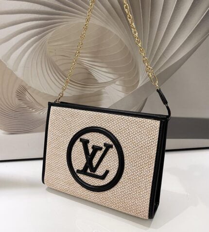 louis vuitton toiletry pouch on chain (6)