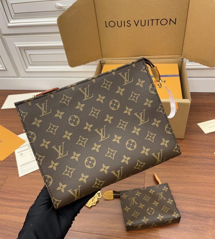 louis vuitton toiletry pouch on chain m81412 (9)