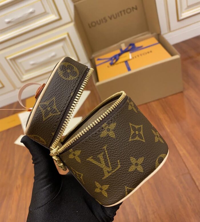 louis vuitton nice nano toiletry pouch (11)