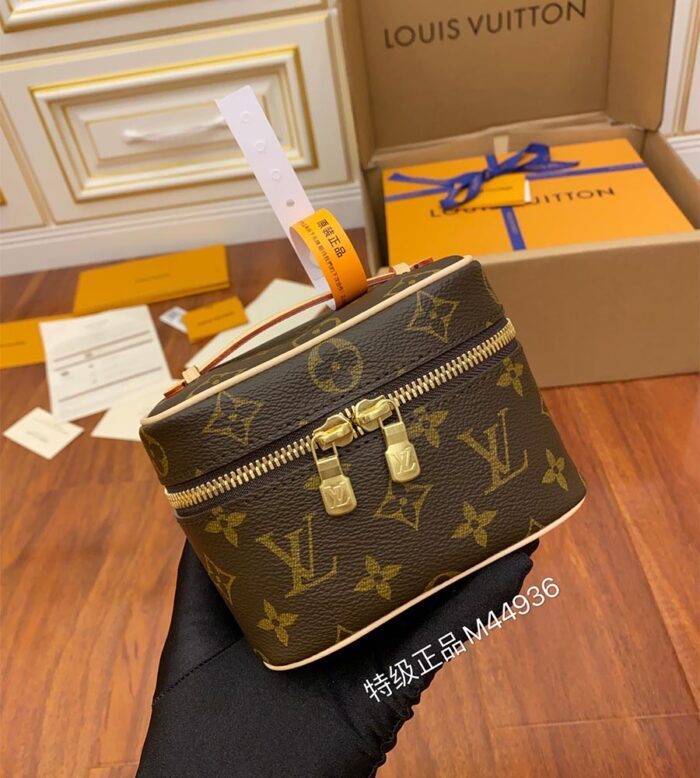 louis vuitton nice nano toiletry pouch (5)